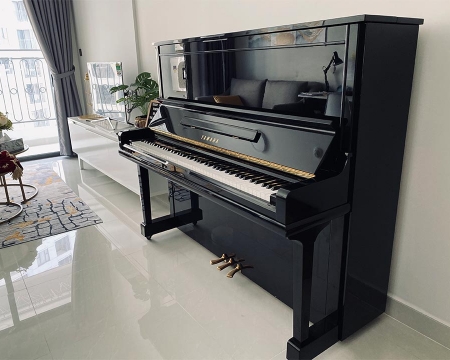 Yamaha U30A