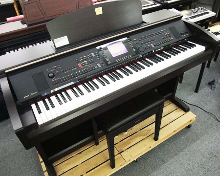 Yamaha CVP 303